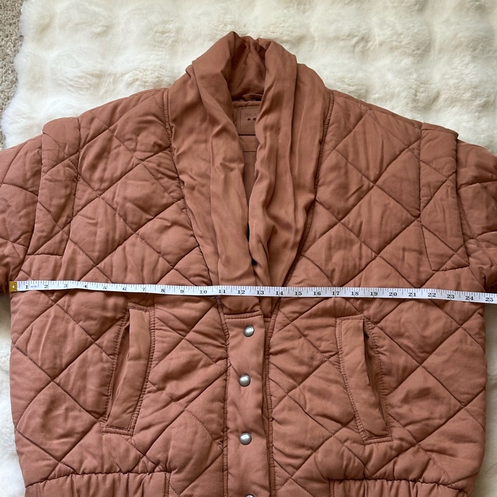 Cozy Blank NYC Women's Quilted Puffer Jacket - M. - Picture 10 of 11
